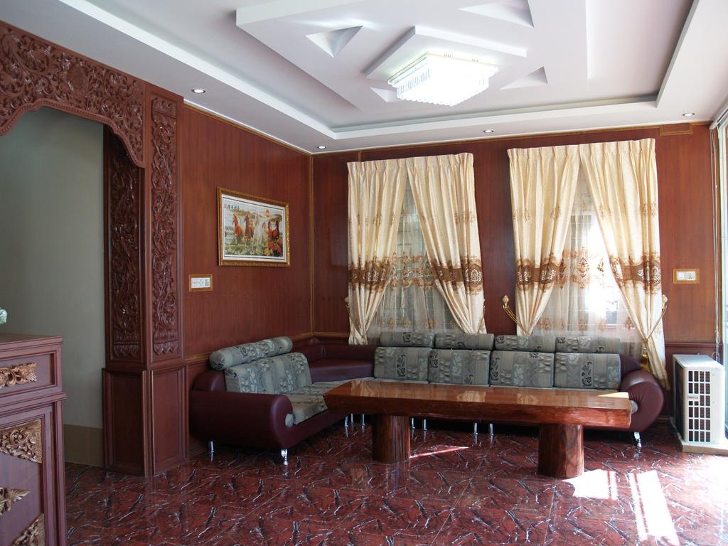 Nice Dream Hotel Мандалай Экстерьер фото